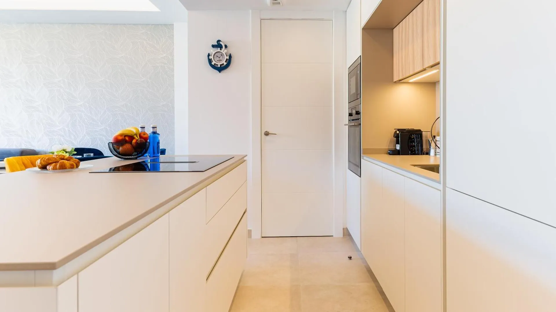 Jade Luxury Home In A Brand New Exclusive Complex With Mountain And Seaview, 100 Metres From Fuengirola Beach, Free Private Parking