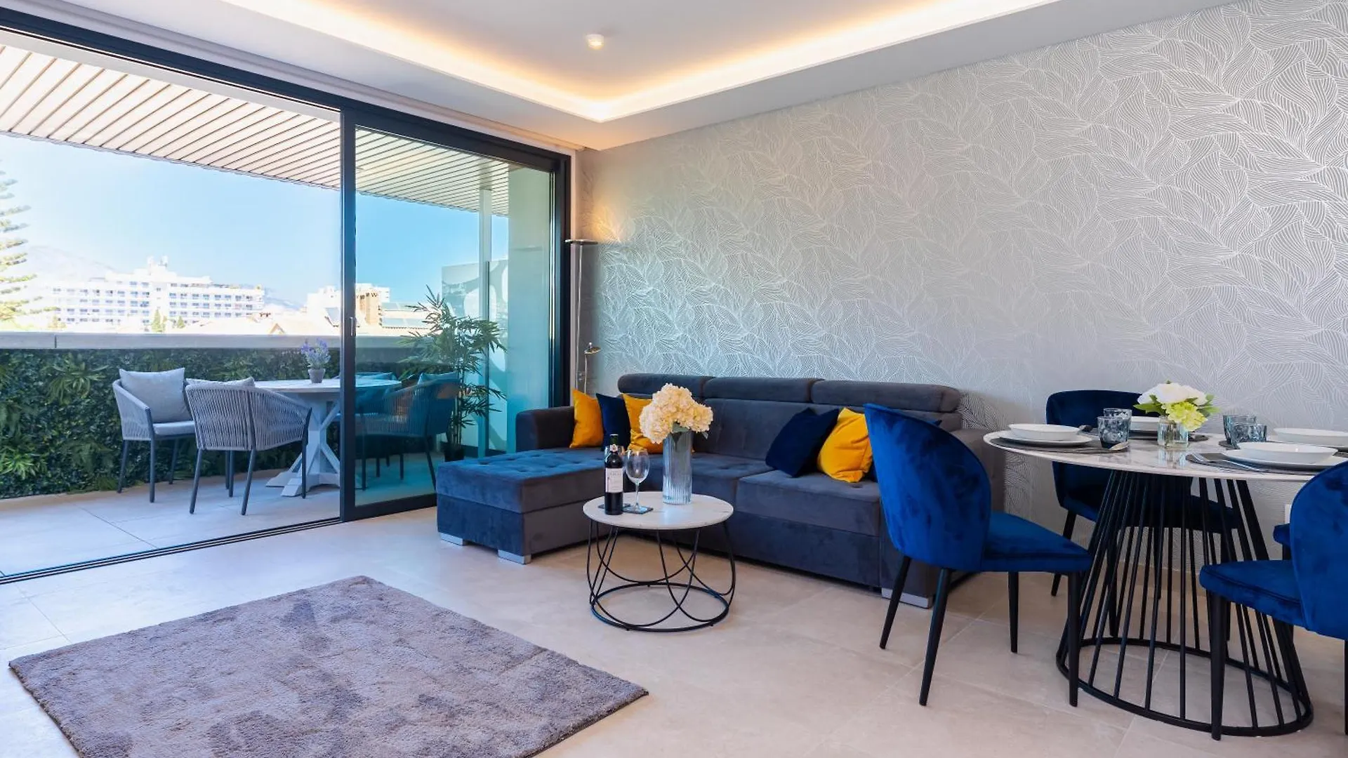 Jade Luxury Home In A Brand New Exclusive Complex With Mountain And Seaview, 100 Metres From Fuengirola Beach, Free Private Parking Apartment