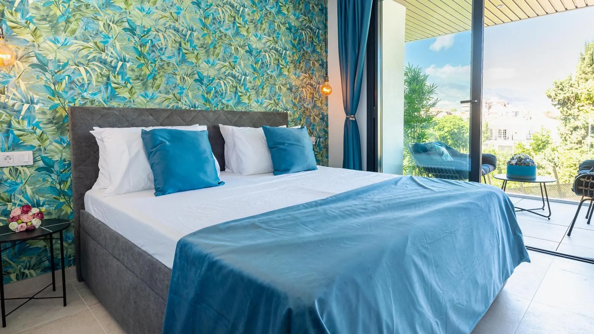 Jade Luxury Home In A Brand New Exclusive Complex With Mountain And Seaview, 100 Metres From Fuengirola Beach, Free Private Parking Apartment