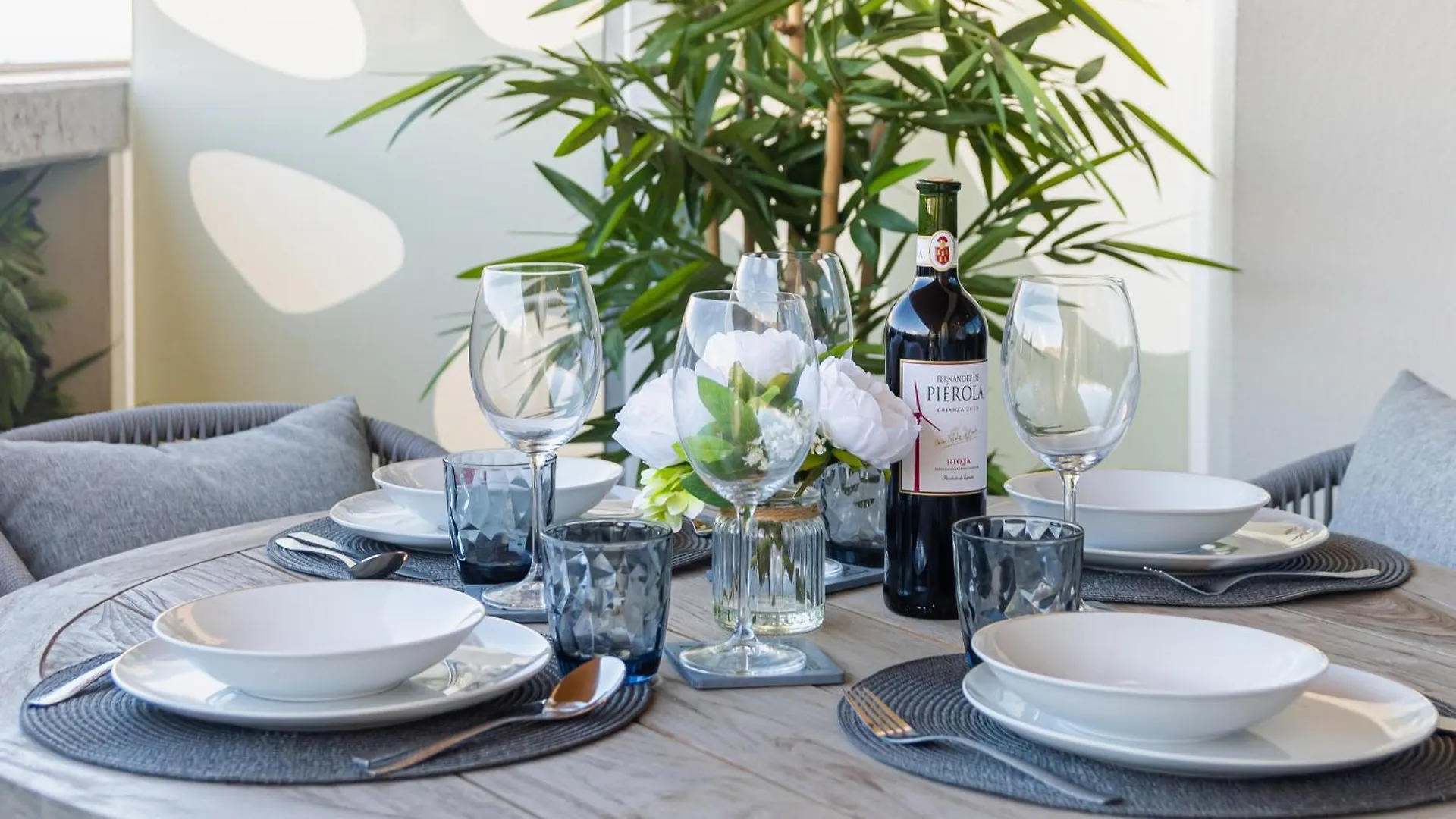 Jade Luxury Home In A Brand New Exclusive Complex With Mountain And Seaview, 100 Metres From Fuengirola Beach, Free Private Parking