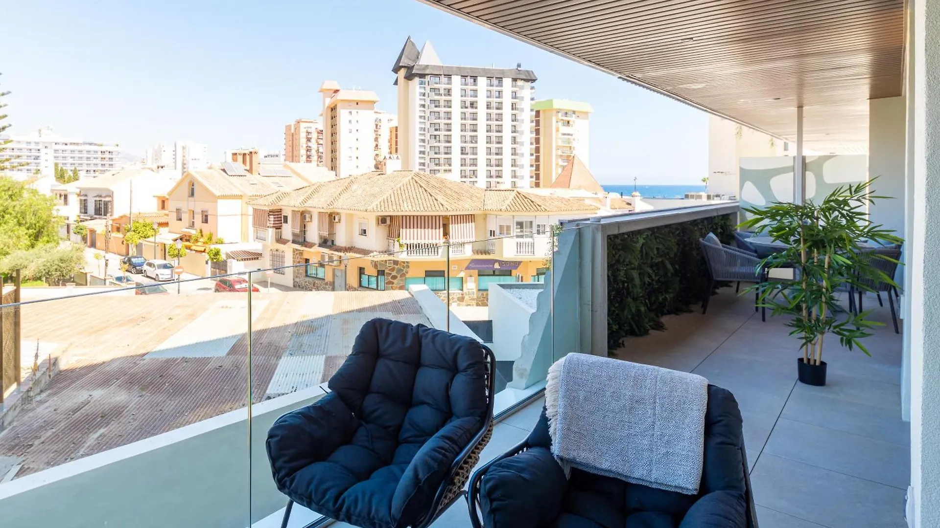Jade Luxury Home In A Brand New Exclusive Complex With Mountain And Seaview, 100 Metres From Fuengirola Beach, Free Private Parking