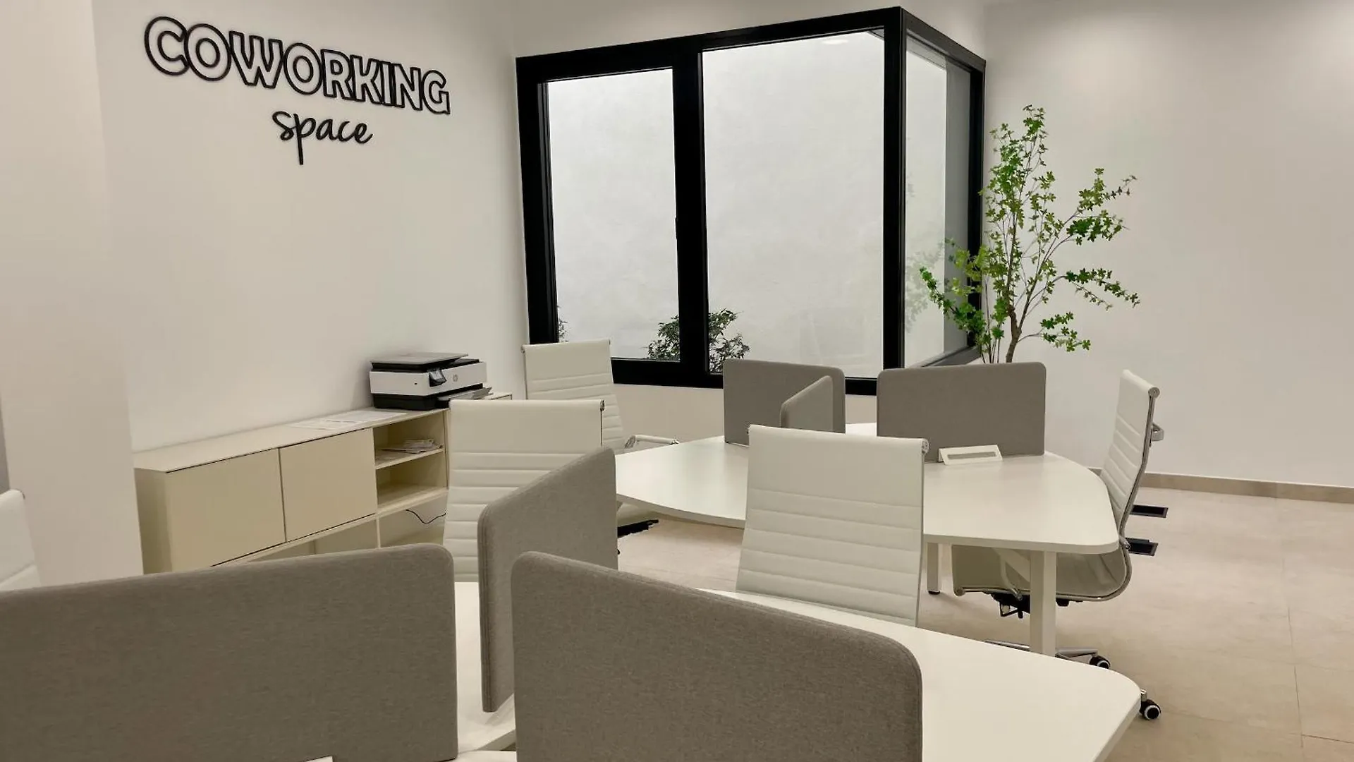 Apartment Jade Luxury Home In A Brand New Exclusive Complex With Mountain And Seaview, 100 Metres From Fuengirola Beach, Free Private Parking