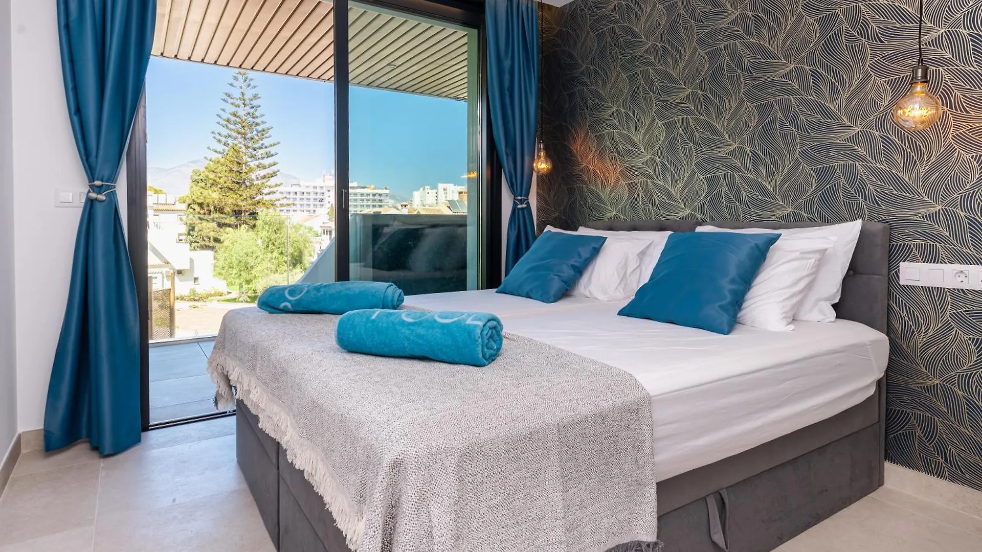 Jade Luxury Home In A Brand New Exclusive Complex With Mountain And Seaview, 100 Metres From Fuengirola Beach, Free Private Parking 0*,  Spain